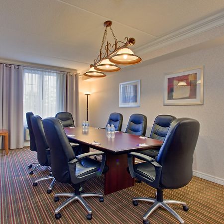 Holiday Inn Express Whitby Oshawa By Ihg Exteriör bild