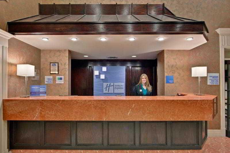 Holiday Inn Express Whitby Oshawa By Ihg Exteriör bild