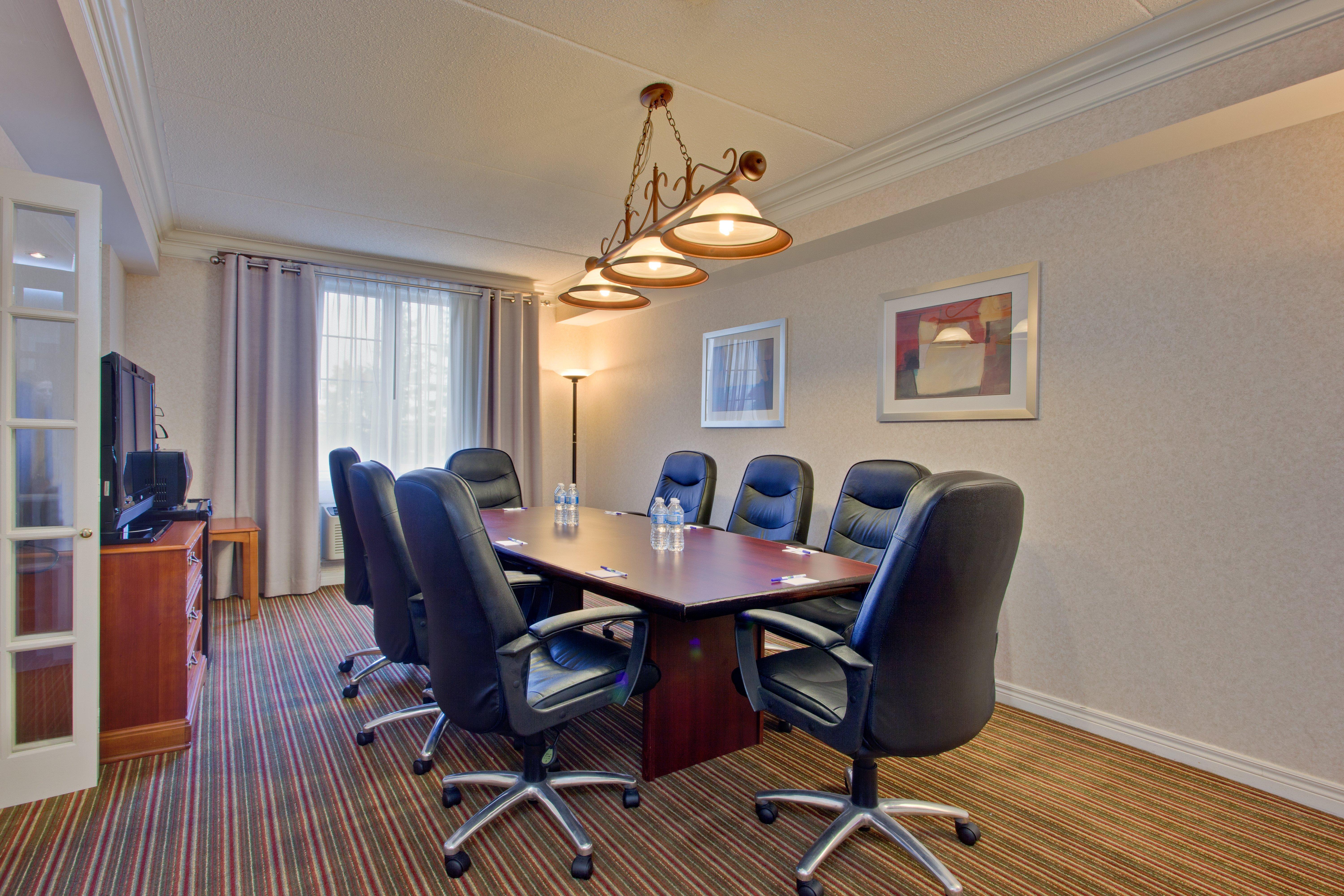 Holiday Inn Express Whitby Oshawa By Ihg Exteriör bild