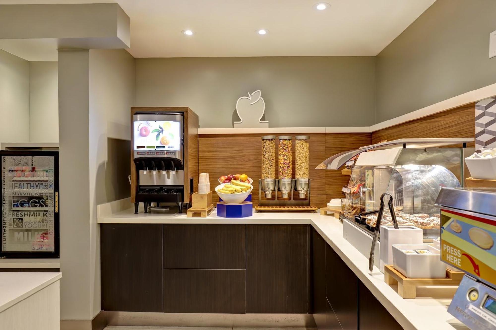 Holiday Inn Express Whitby Oshawa By Ihg Exteriör bild