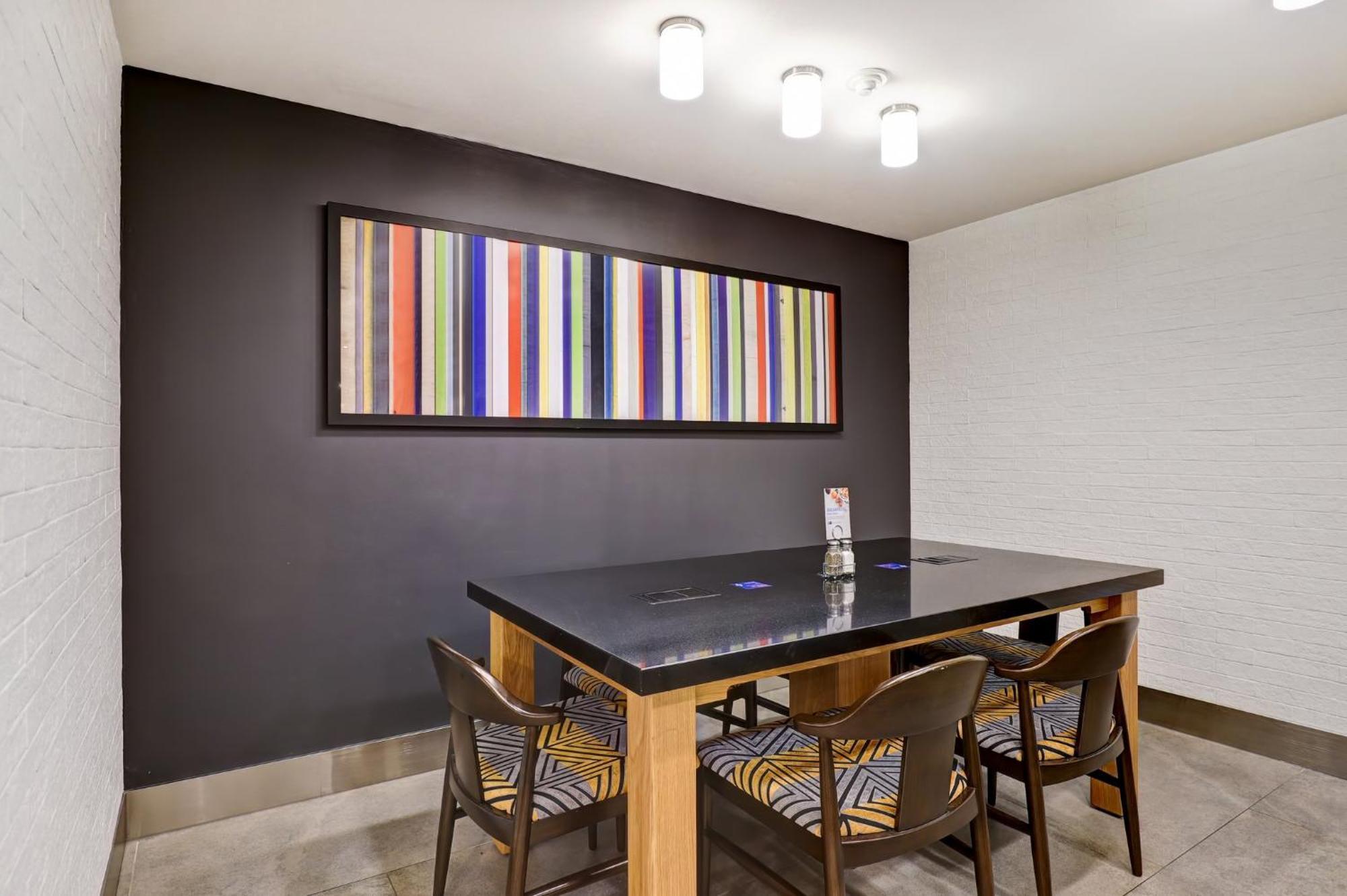 Holiday Inn Express Whitby Oshawa By Ihg Exteriör bild