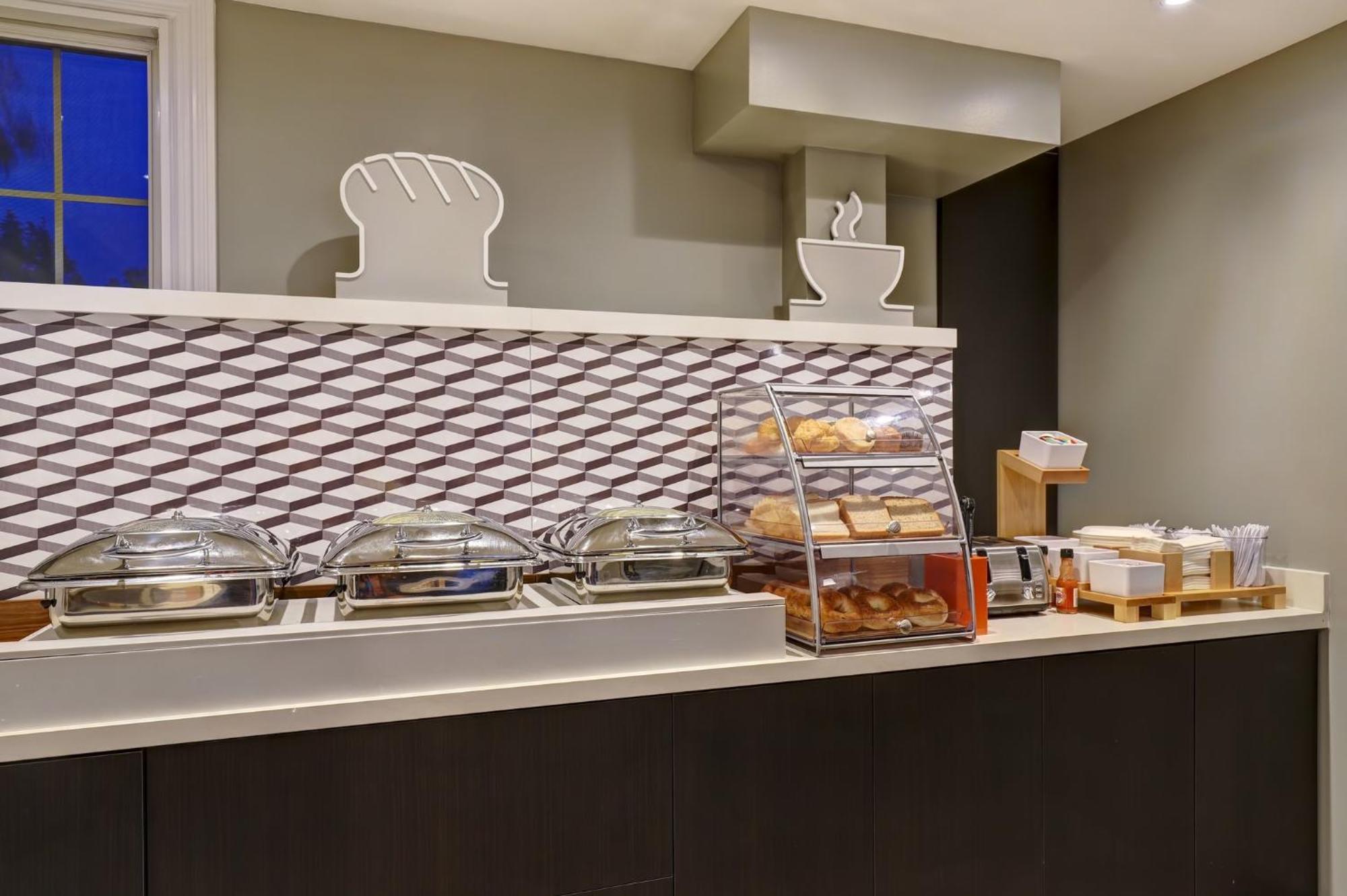 Holiday Inn Express Whitby Oshawa By Ihg Exteriör bild