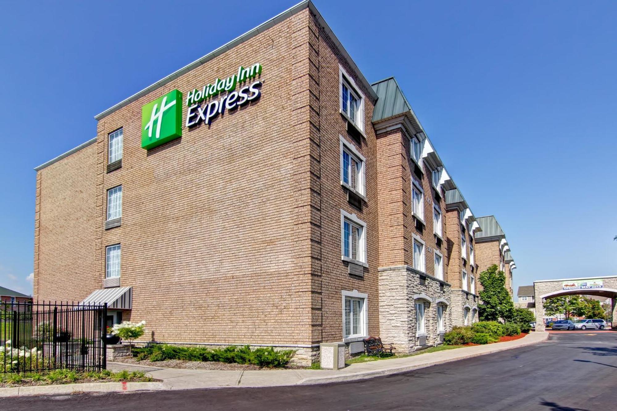 Holiday Inn Express Whitby Oshawa By Ihg Exteriör bild