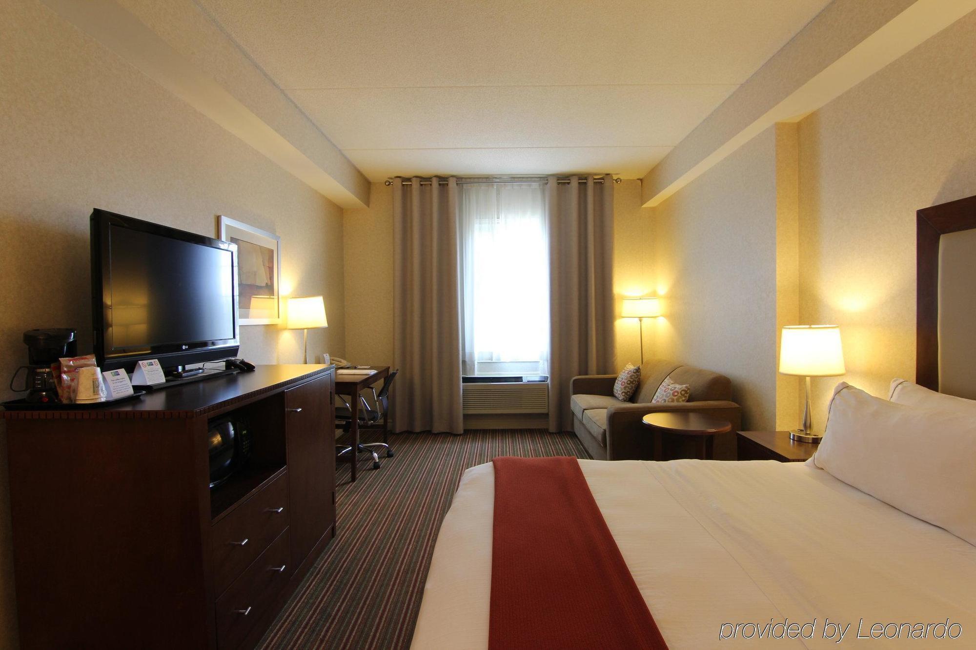 Holiday Inn Express Whitby Oshawa By Ihg Exteriör bild