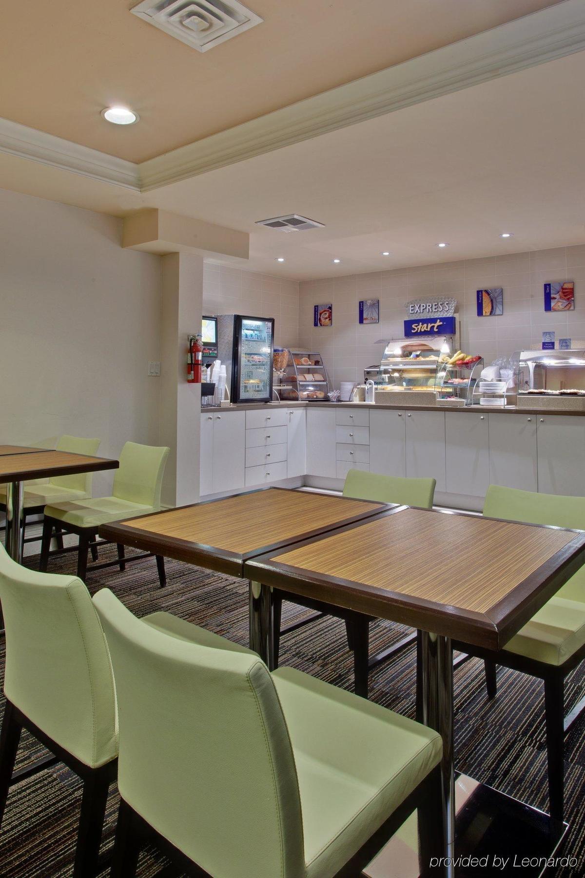Holiday Inn Express Whitby Oshawa By Ihg Exteriör bild
