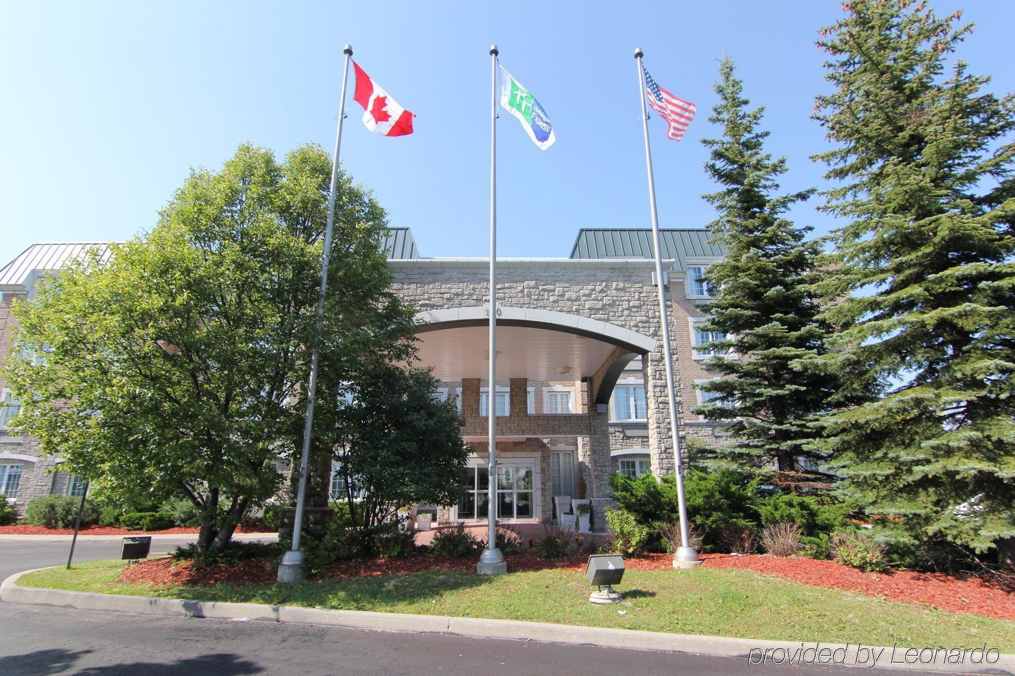 Holiday Inn Express Whitby Oshawa By Ihg Exteriör bild