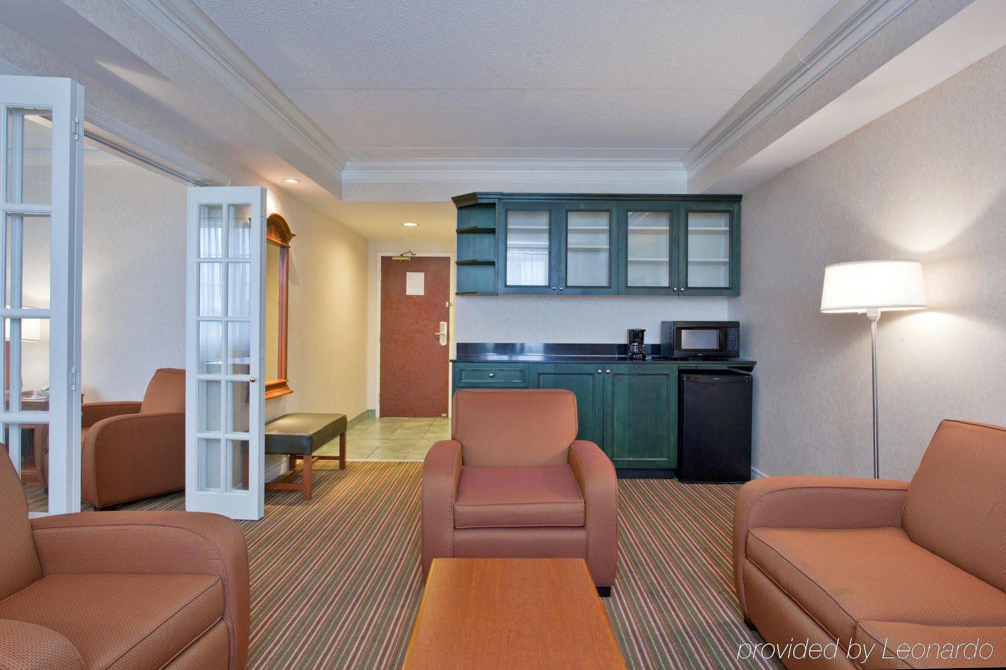 Holiday Inn Express Whitby Oshawa By Ihg Rum bild