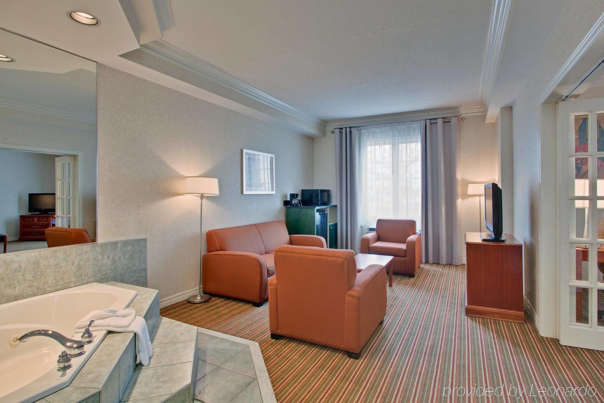 Holiday Inn Express Whitby Oshawa By Ihg Rum bild