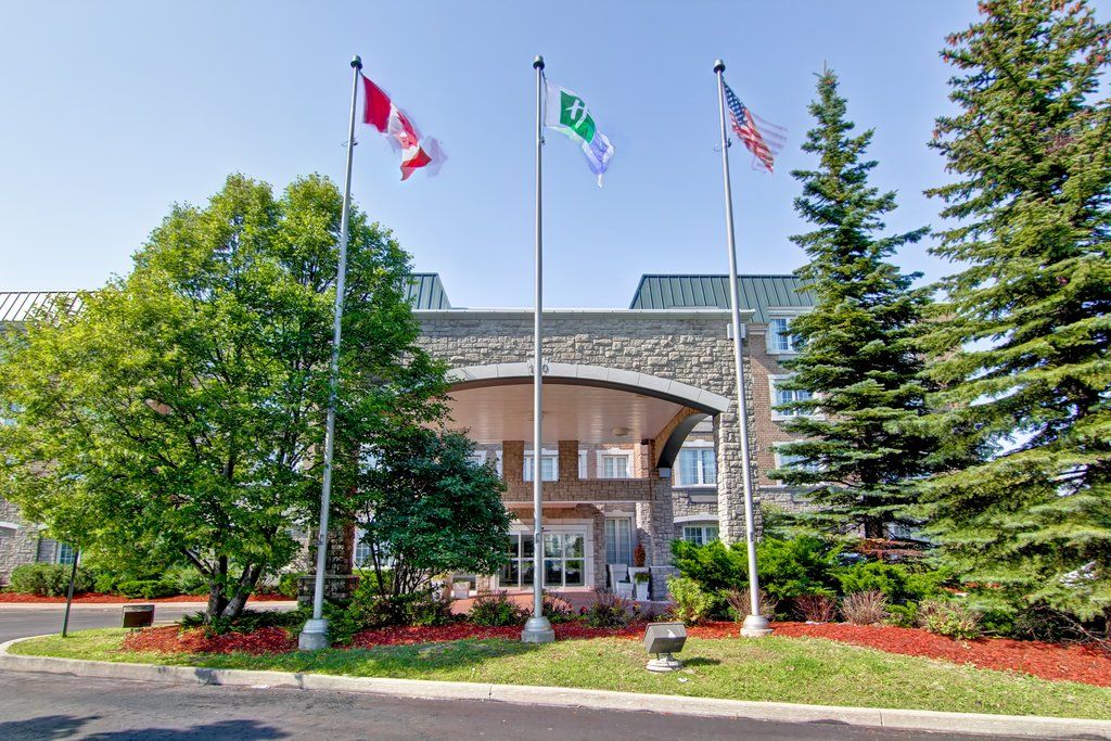 Holiday Inn Express Whitby Oshawa By Ihg Exteriör bild